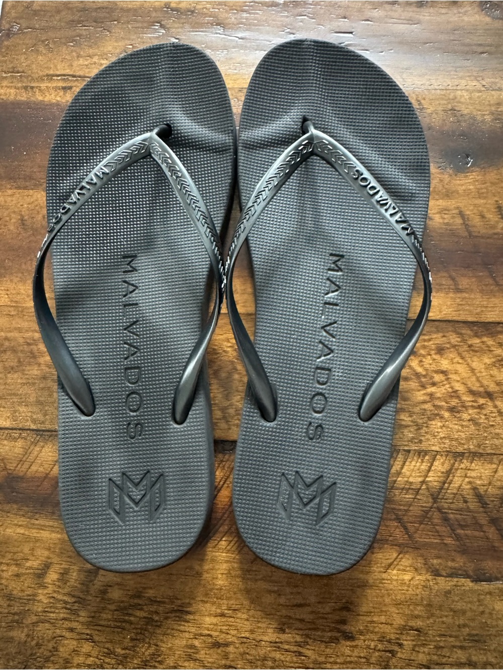 MALVADOS Classic Black Flip Flops for Women size 9/10